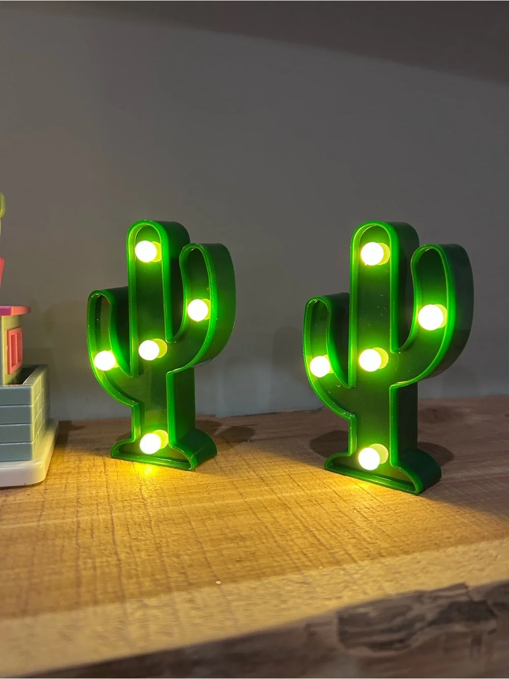 🌵🩷Target Bullseye Playground Mid-Century Palm Springs Barbiecore LED Decor🩷🌵